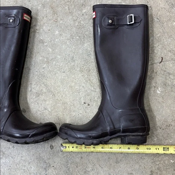 Hunter Dark Brown Tall Gloss Rain Boots - Picture 9 of 11